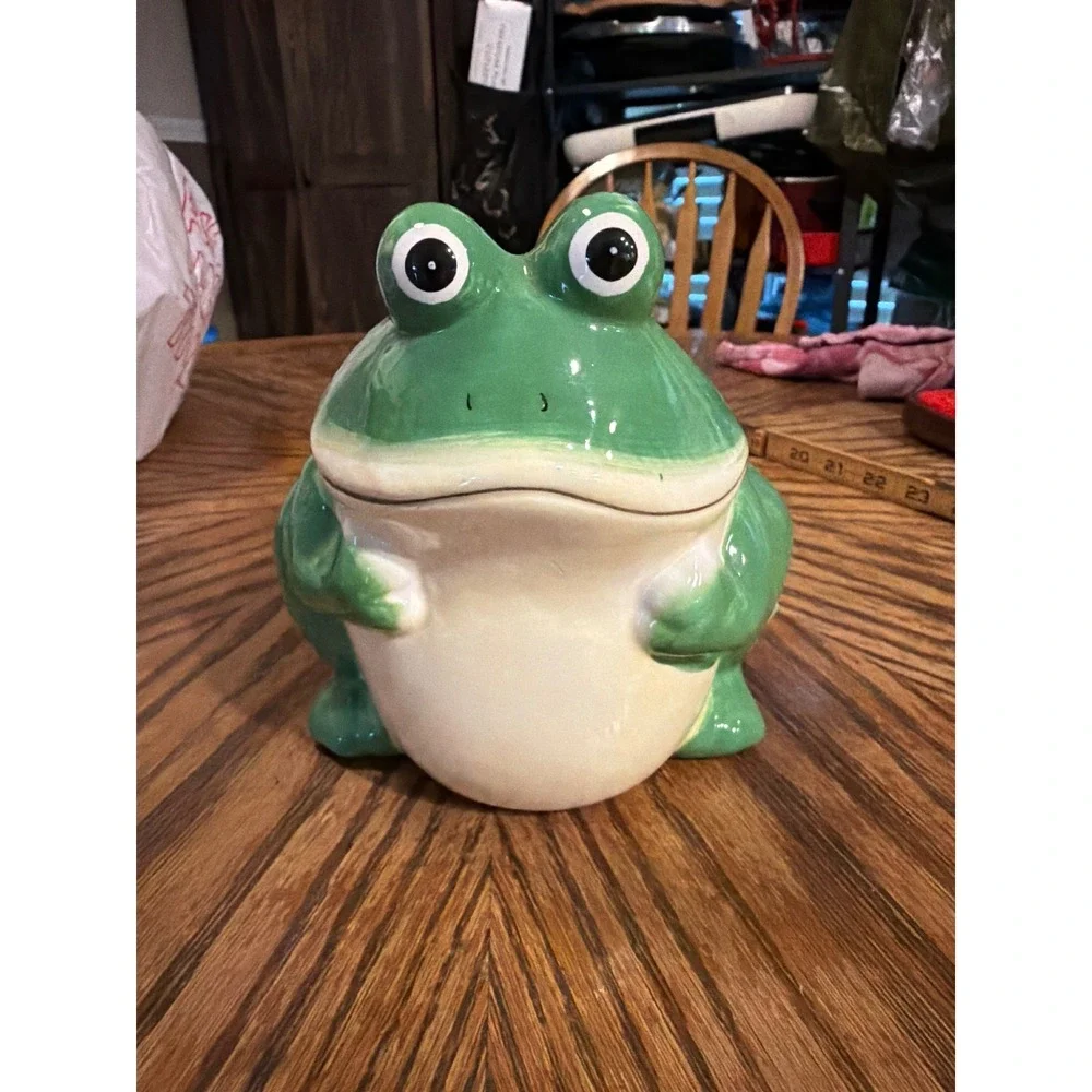 Green Ceramic Frog planter Whimsical Animal Kitchen Canister Treat Jar